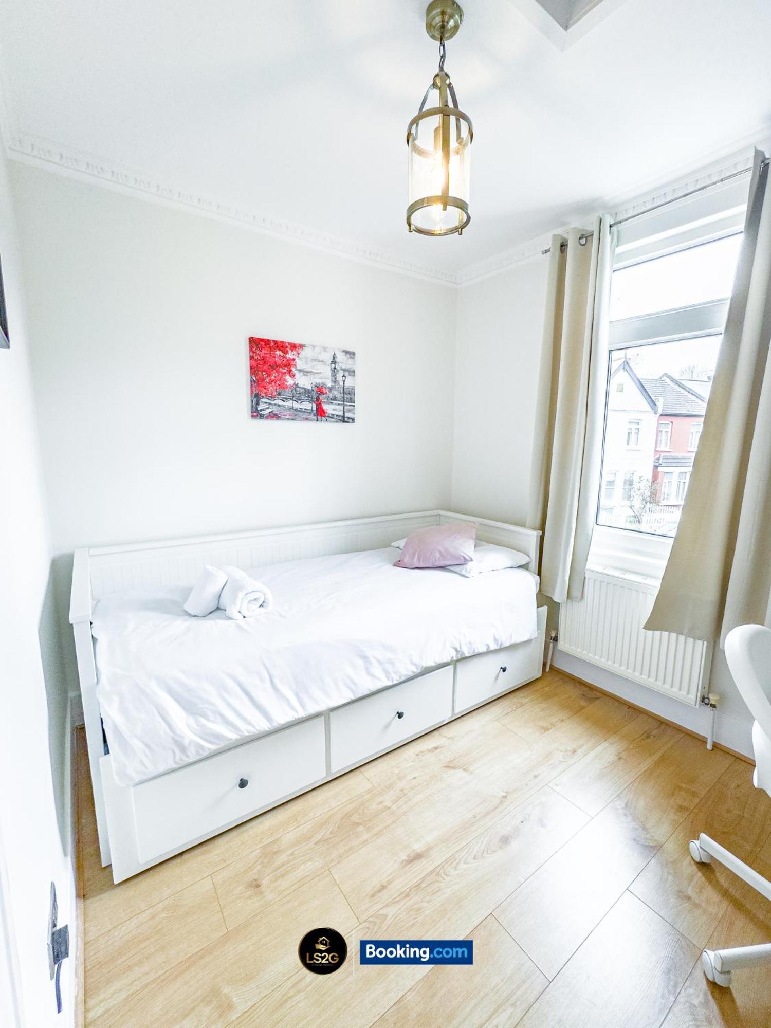Stunning House By Ls2G Short Lets & Serviced Accommodation Greater London With Free Wifi Exteriér fotografie