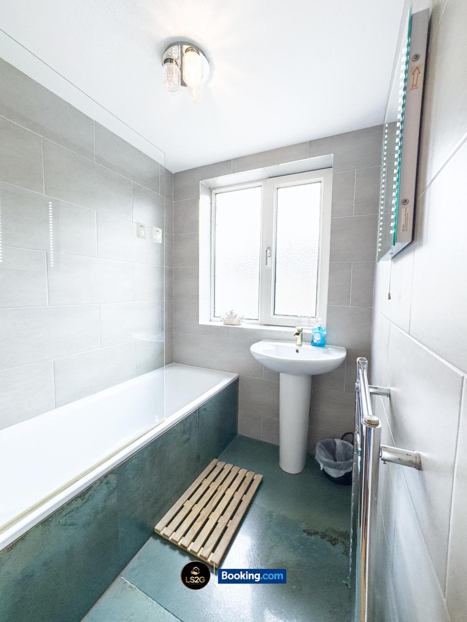 Stunning House By Ls2G Short Lets & Serviced Accommodation Greater London With Free Wifi Exteriér fotografie